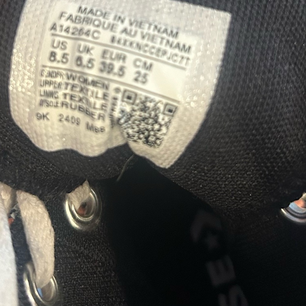 Converse Stylish Floral Platform High-Top Sneakers - Picture 7 of 7